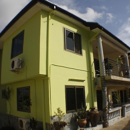 Dokua Royal Hotel Kwabenya 外观 照片