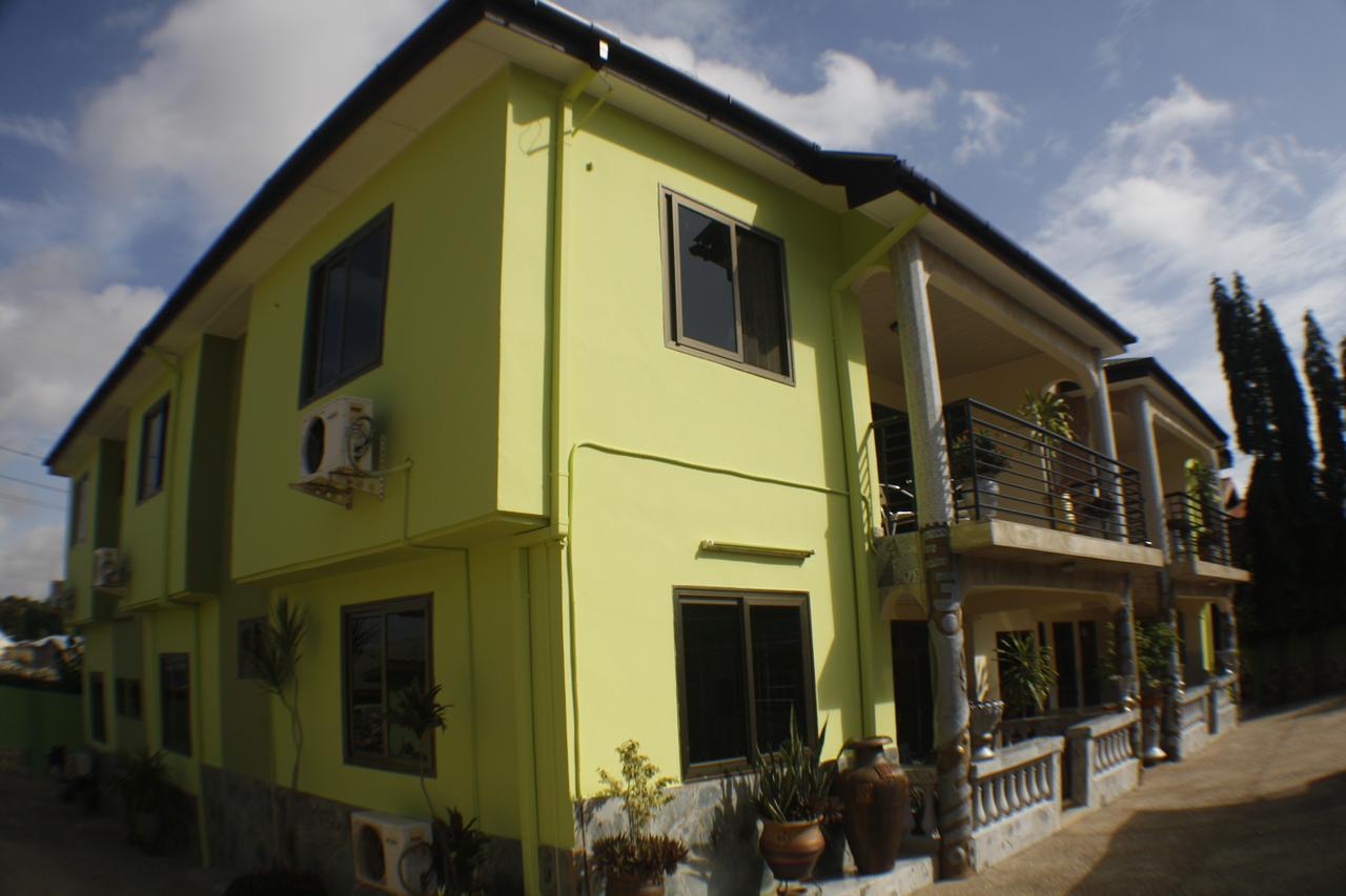 Dokua Royal Hotel Kwabenya 外观 照片