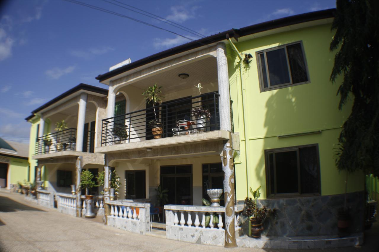 Dokua Royal Hotel Kwabenya 外观 照片