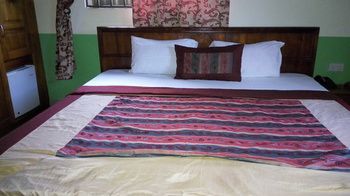 Dokua Royal Hotel Kwabenya 外观 照片